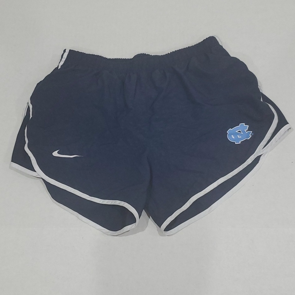 NIKE DRI FIT UNC SHORTS SIZE SMALL